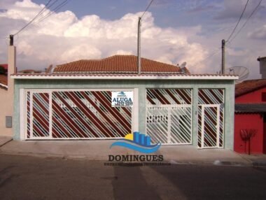 Casa 3 Dormitórios — Jd. das Palmeiras